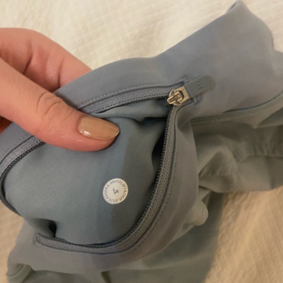 Lululemon speed up shorts 2.5” NWOT - Picture 4 of 4